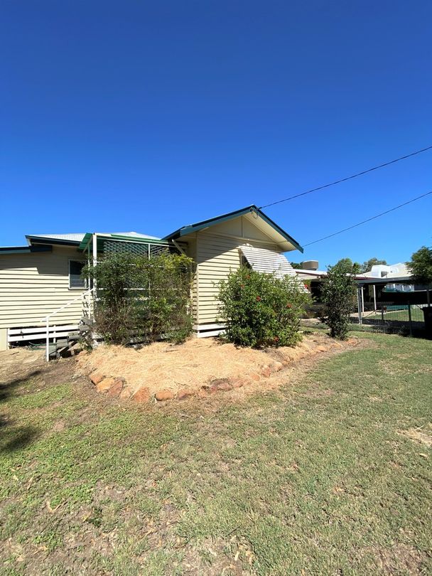 2 bedrooms House in 41 Wompoo Road LONGREACH QLD, 4730