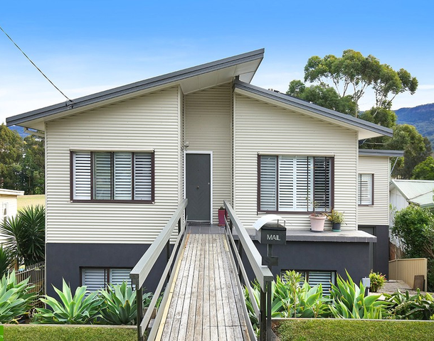 28 Pooraka Avenue, West Wollongong NSW 2500