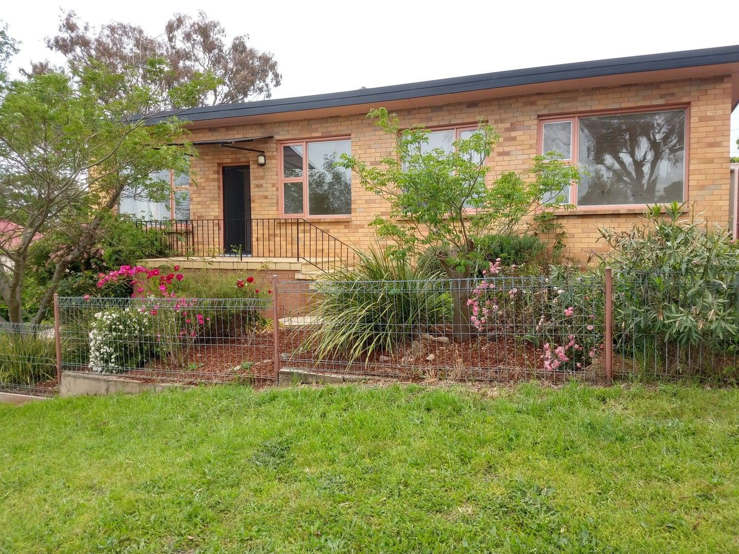 26 OHANLON ROAD, Queanbeyan NSW 2620 House For Rent 625 Domain