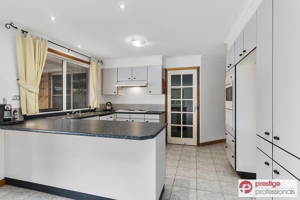 22 Burdekin Court, Wattle Grove NSW 2173, Image 2