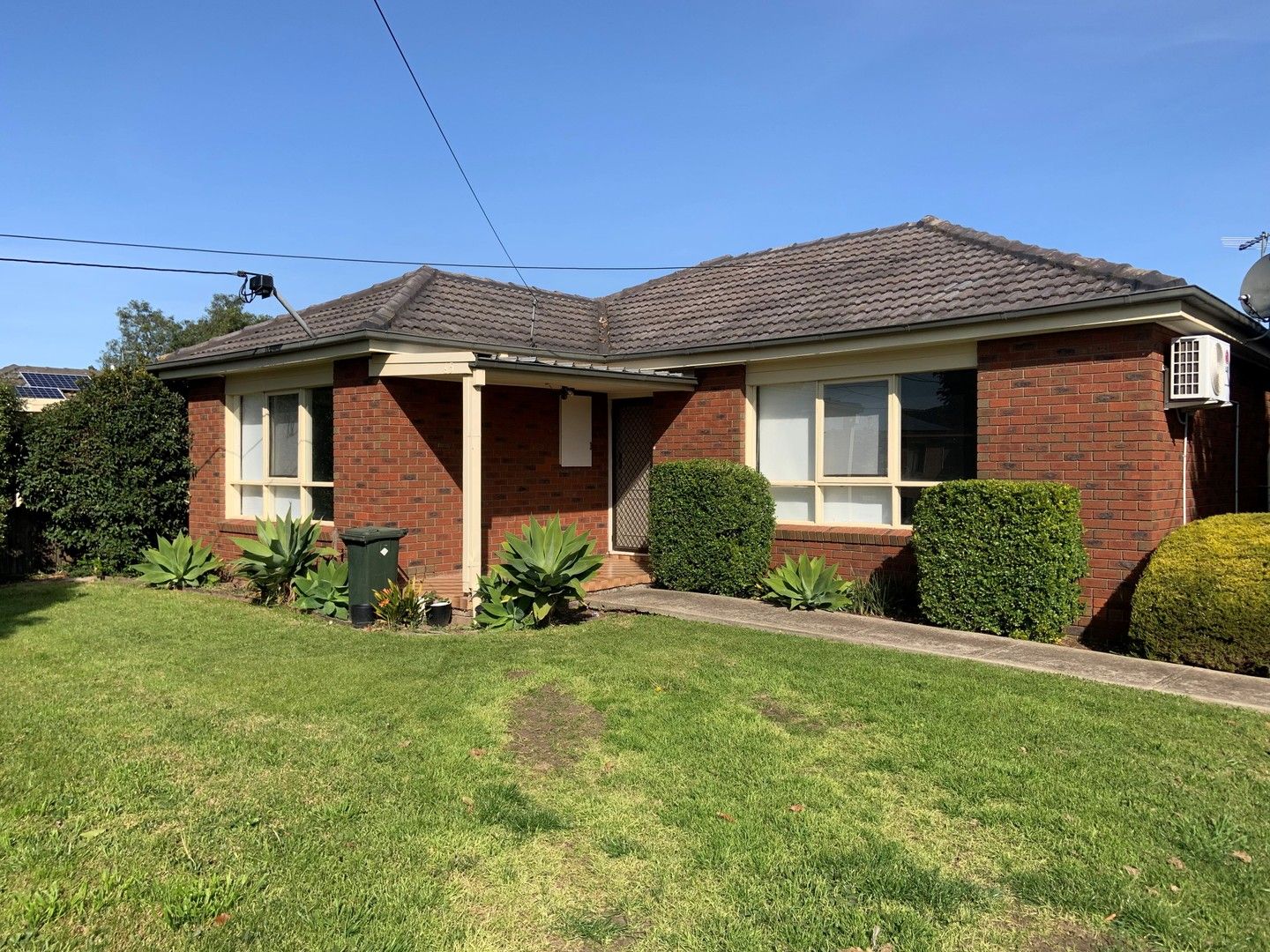 3 bedrooms Apartment / Unit / Flat in 1/65 Banff Street RESERVOIR VIC, 3073