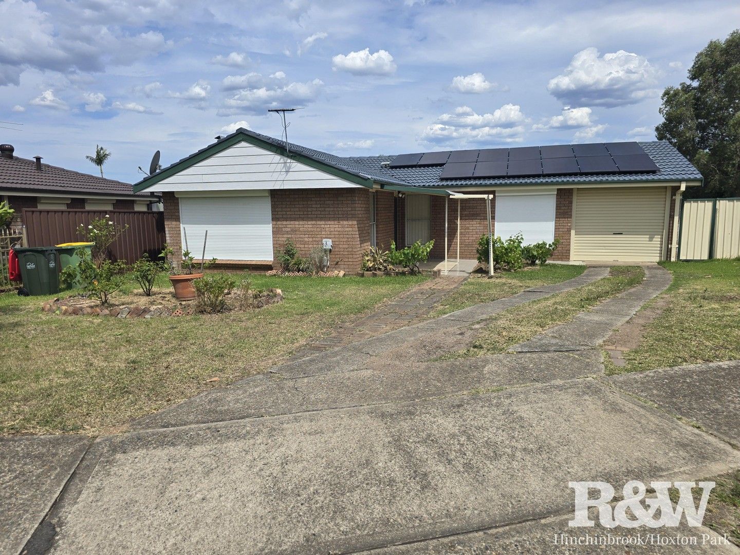 3 bedrooms House in 15 Bimbi Place BONNYRIGG NSW, 2177