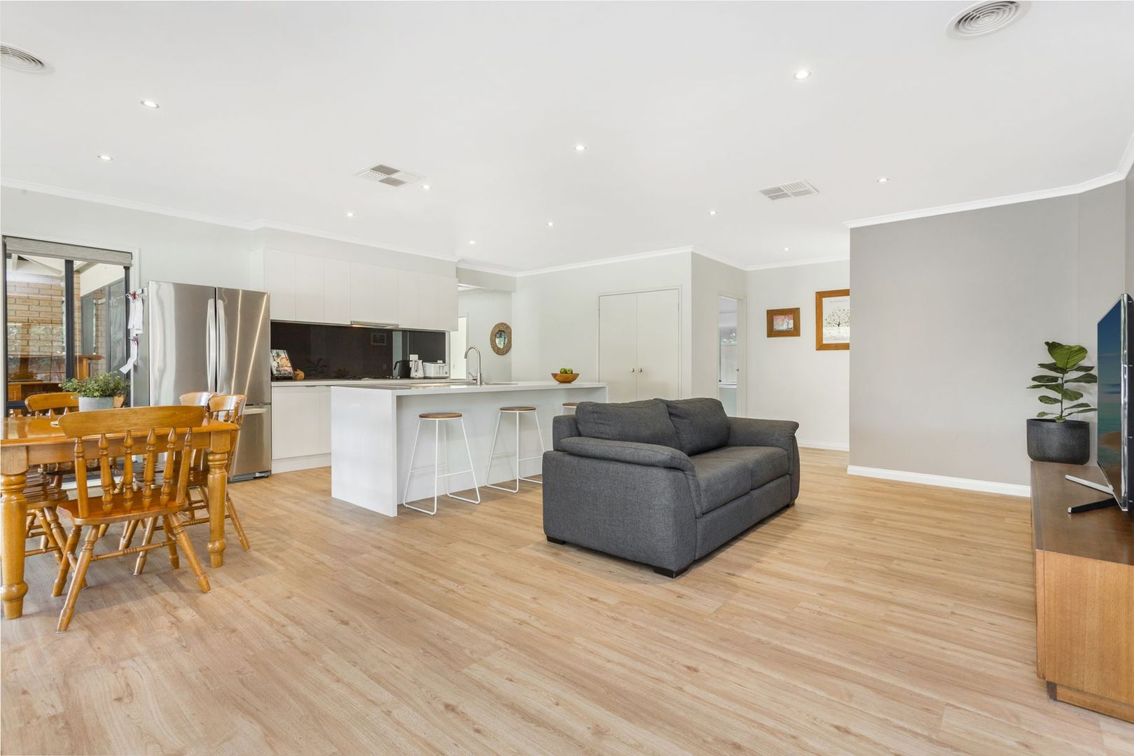 24 Verbena Terrace, Epsom VIC 3551, Image 2