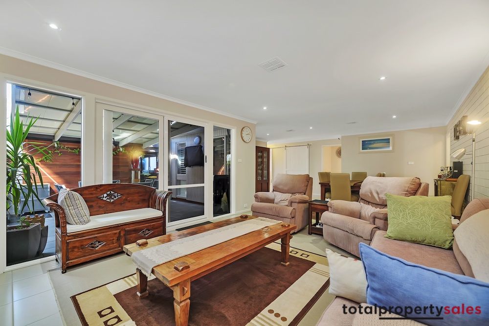 2/2 Marr Street, Pearce ACT 2607, Image 2
