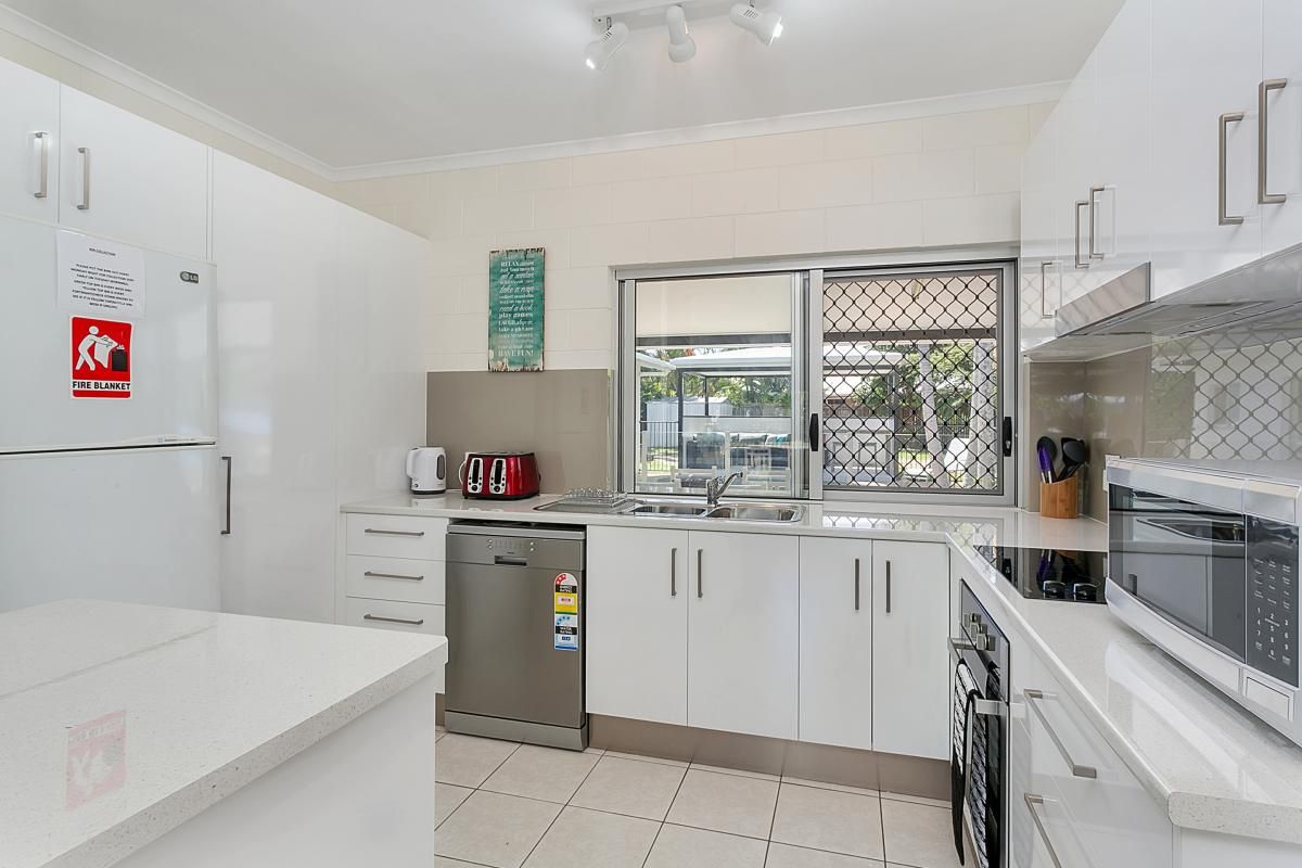 19 Connemara Close, Trinity Beach QLD 4879, Image 2