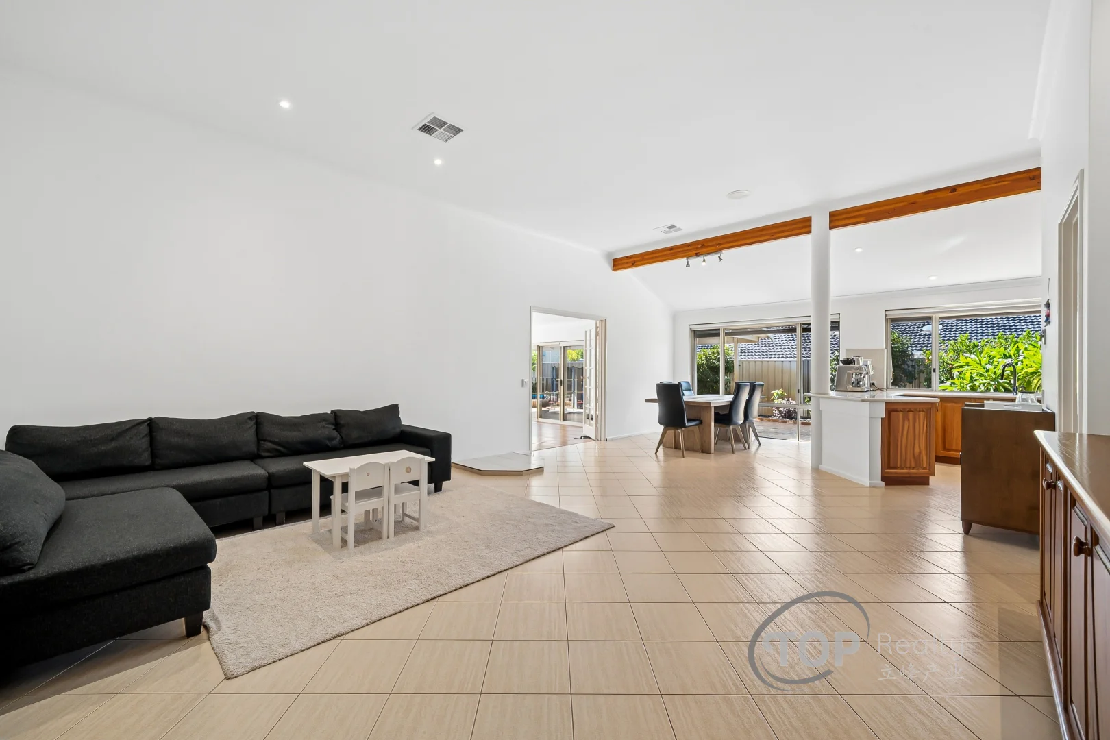 Additional image 3 of 34 Sinclair Crescent, Winthrop WA 6150