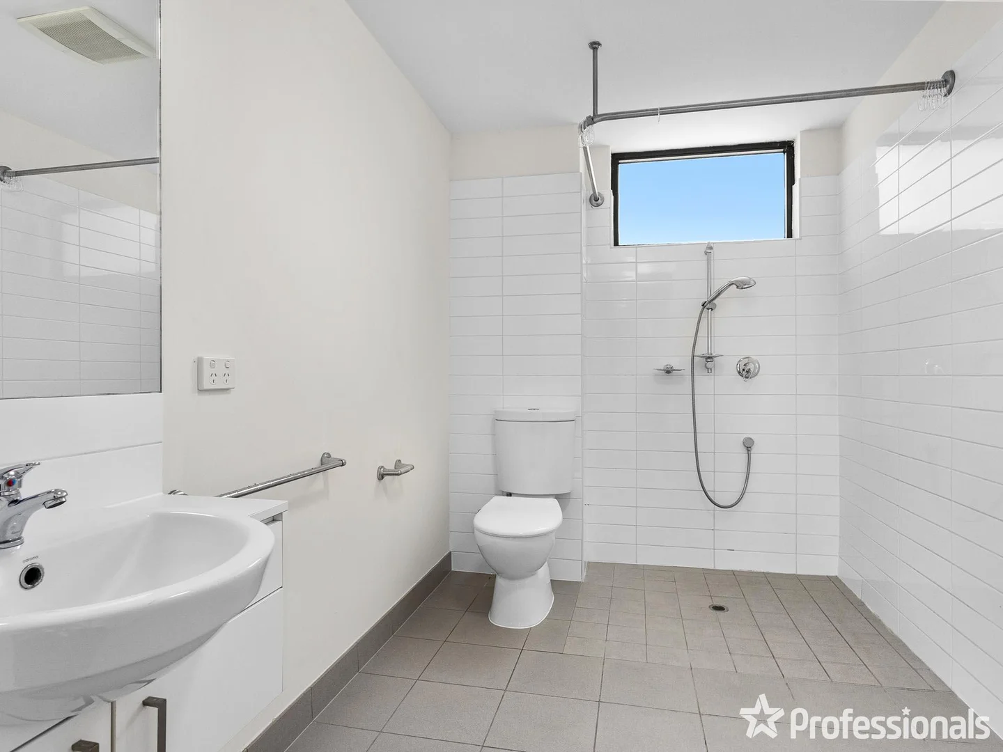 Additional image 8 of 23/2 Points Way, Cockburn Central WA 6164