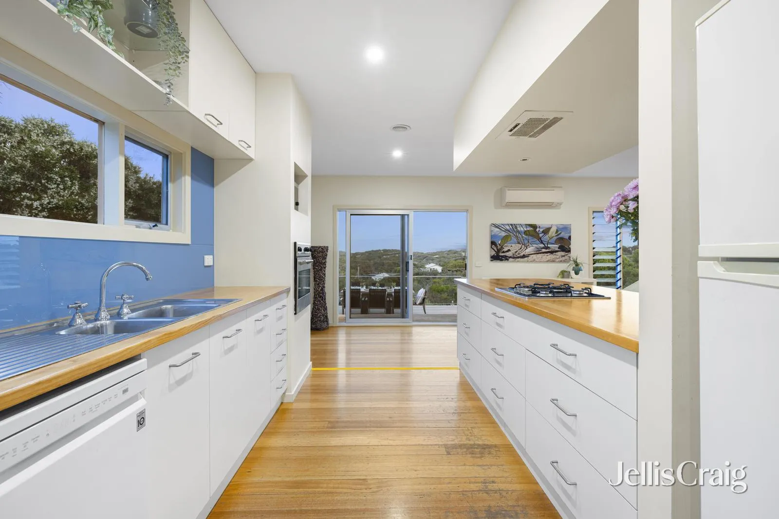 A tranquil haven with abundant land, views and ocean nearby - View 5
