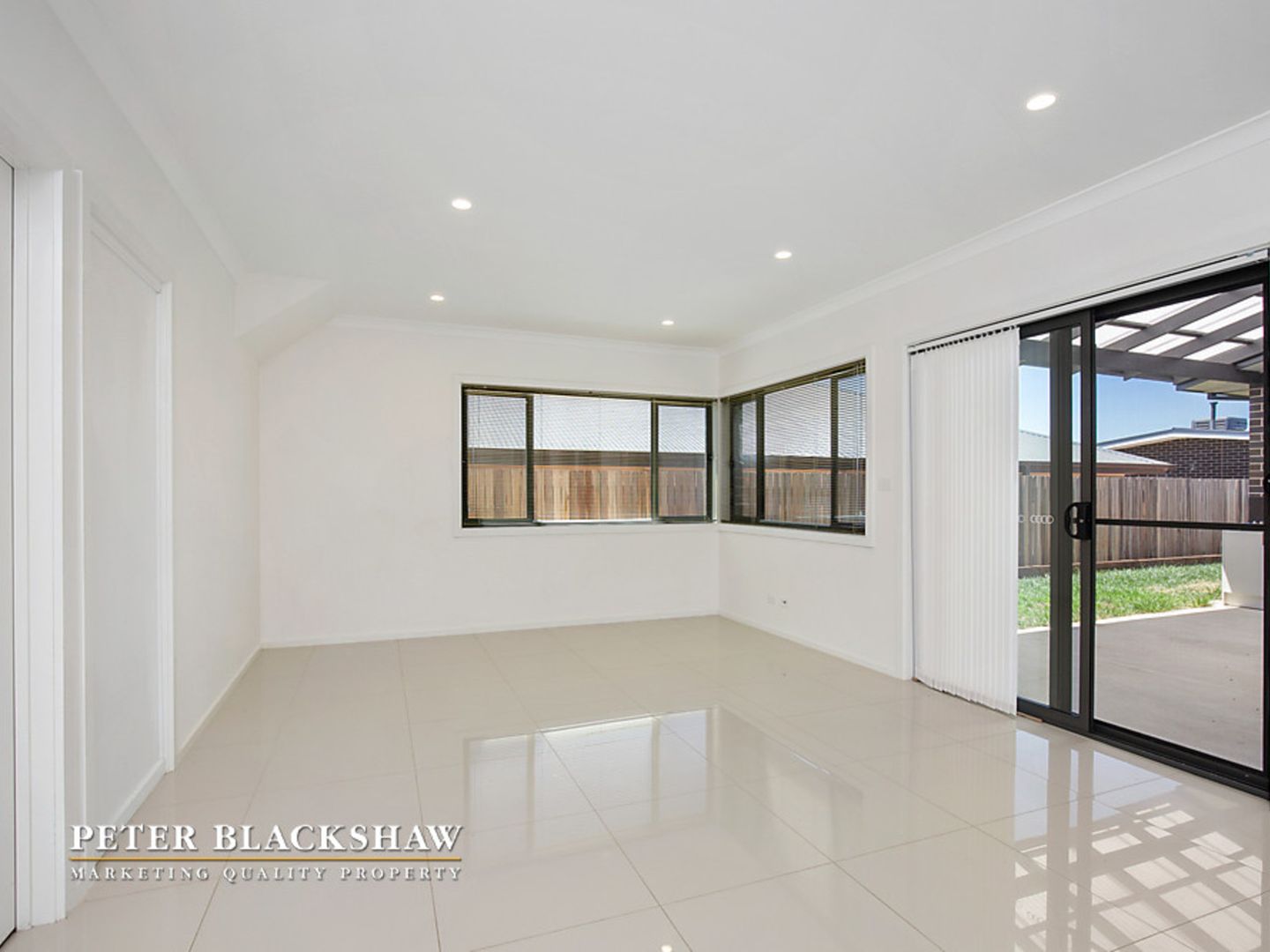 5 Fairydale Street, Harrison ACT 2914, Image 2