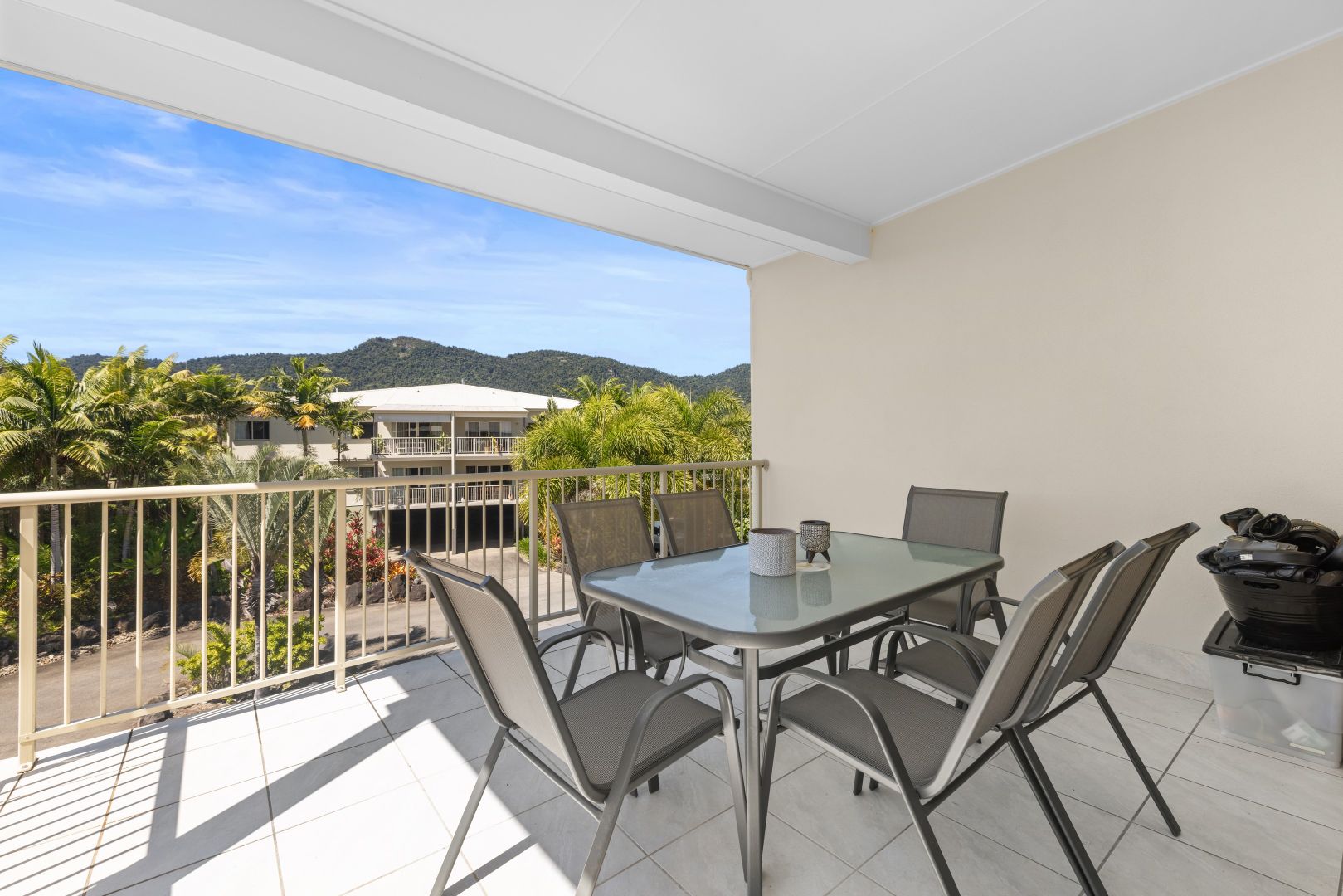 72/21 Shute Harbour Road, Cannonvale QLD 4802, Image 2