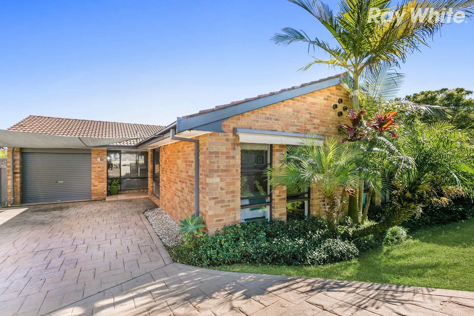 4 Inverness Cl, Green Point NSW 2251, Image 1