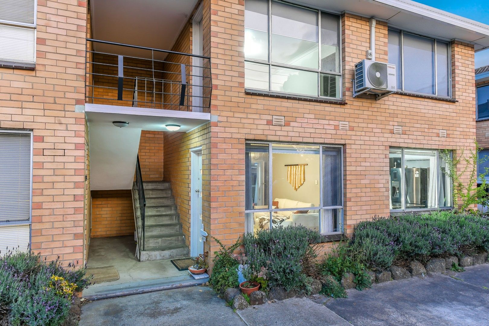 2 bedrooms Apartment / Unit / Flat in 5/105 Atherton Road OAKLEIGH VIC, 3166