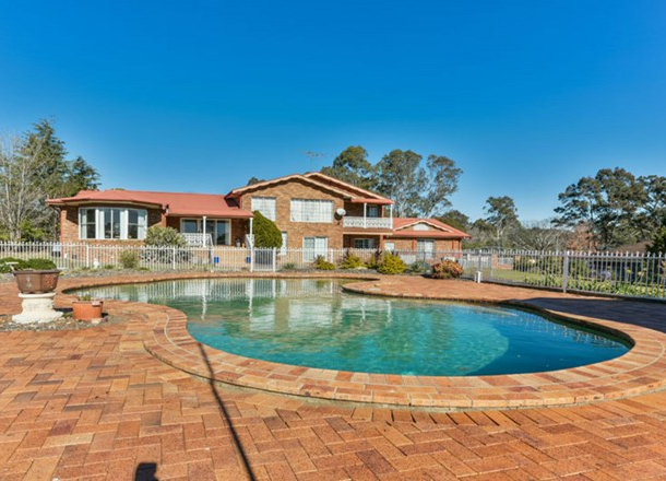 2 Berry Close, Grasmere NSW 2570