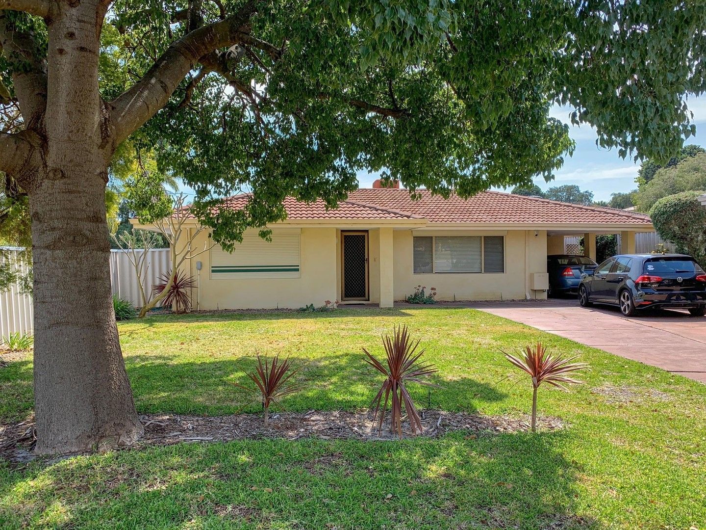 3 bedrooms House in 11B Farrington Road LEEMING WA, 6149