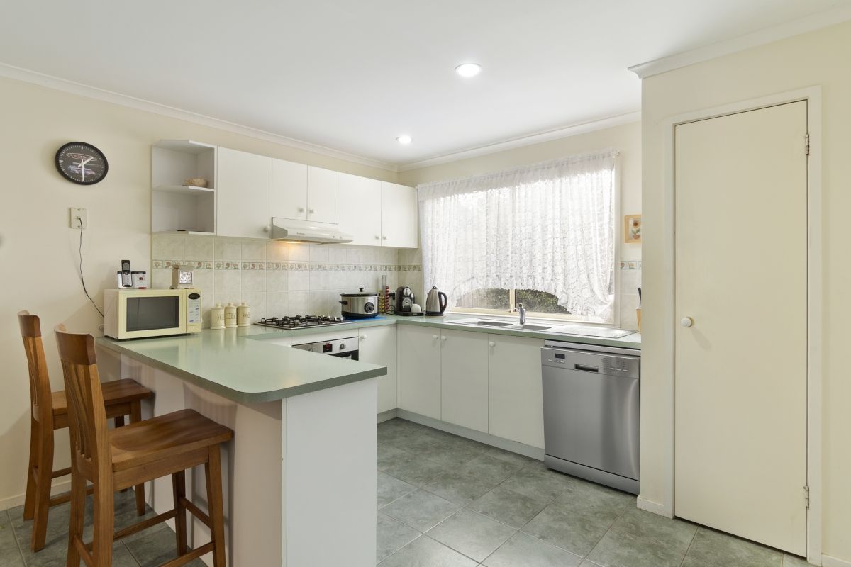 2 Lyon Court, Hoppers Crossing VIC 3029, Image 1