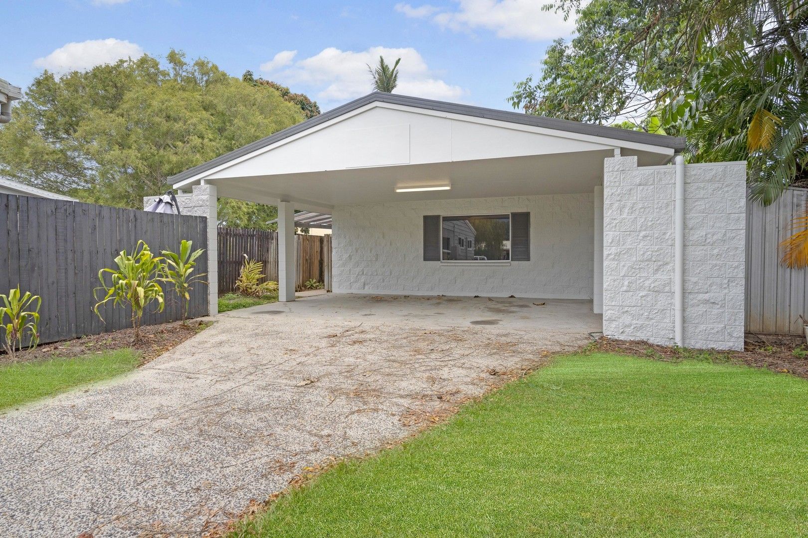 2/2 Fry Close, Whitfield QLD 4870, Image 0