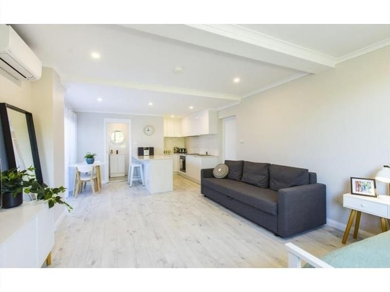 4 bedrooms Studio in 5 Holly Circuit NEW LAMBTON HEIGHTS NSW, 2305