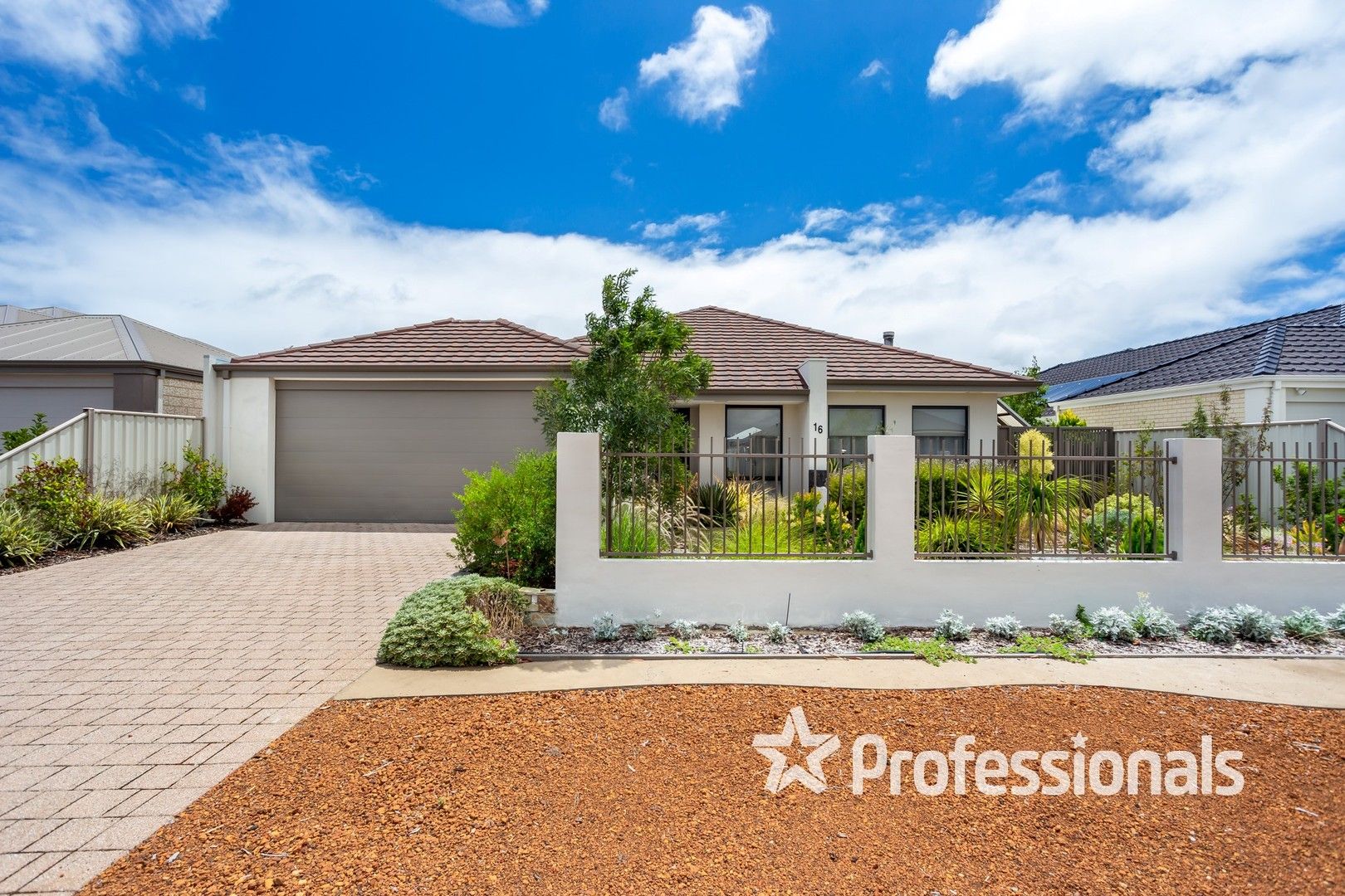 16 Charoite Street, Australind WA 6233, Image 0