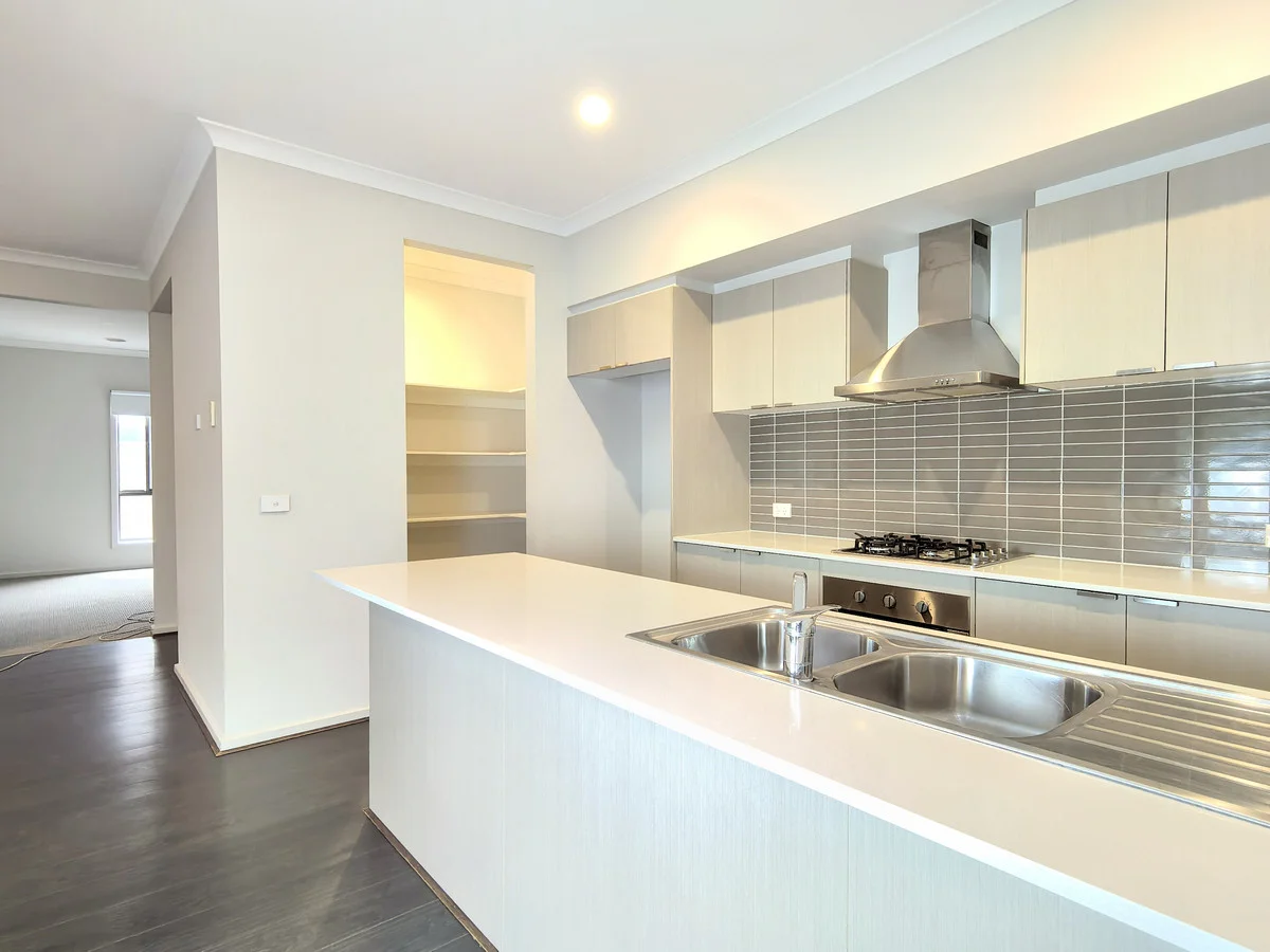 Additional image 6 of 102 Evesham Drive, Point Cook VIC 3030