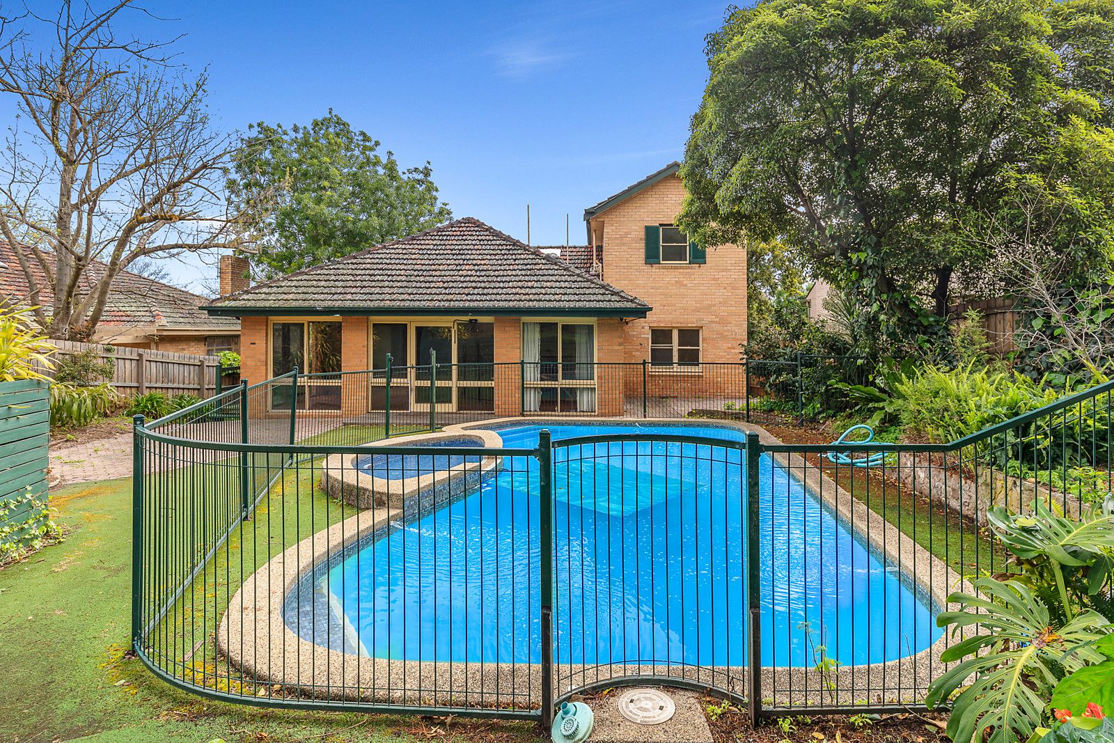 5 bedrooms House in 5 Clitus Avenue GLEN IRIS VIC, 3146