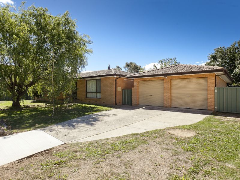 14 Beardsmore Place, Gowrie ACT 2904