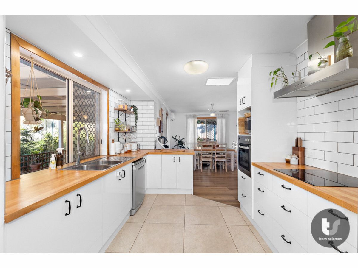4 bedrooms House in 17 Falkirk Parade REDLAND BAY QLD, 4165