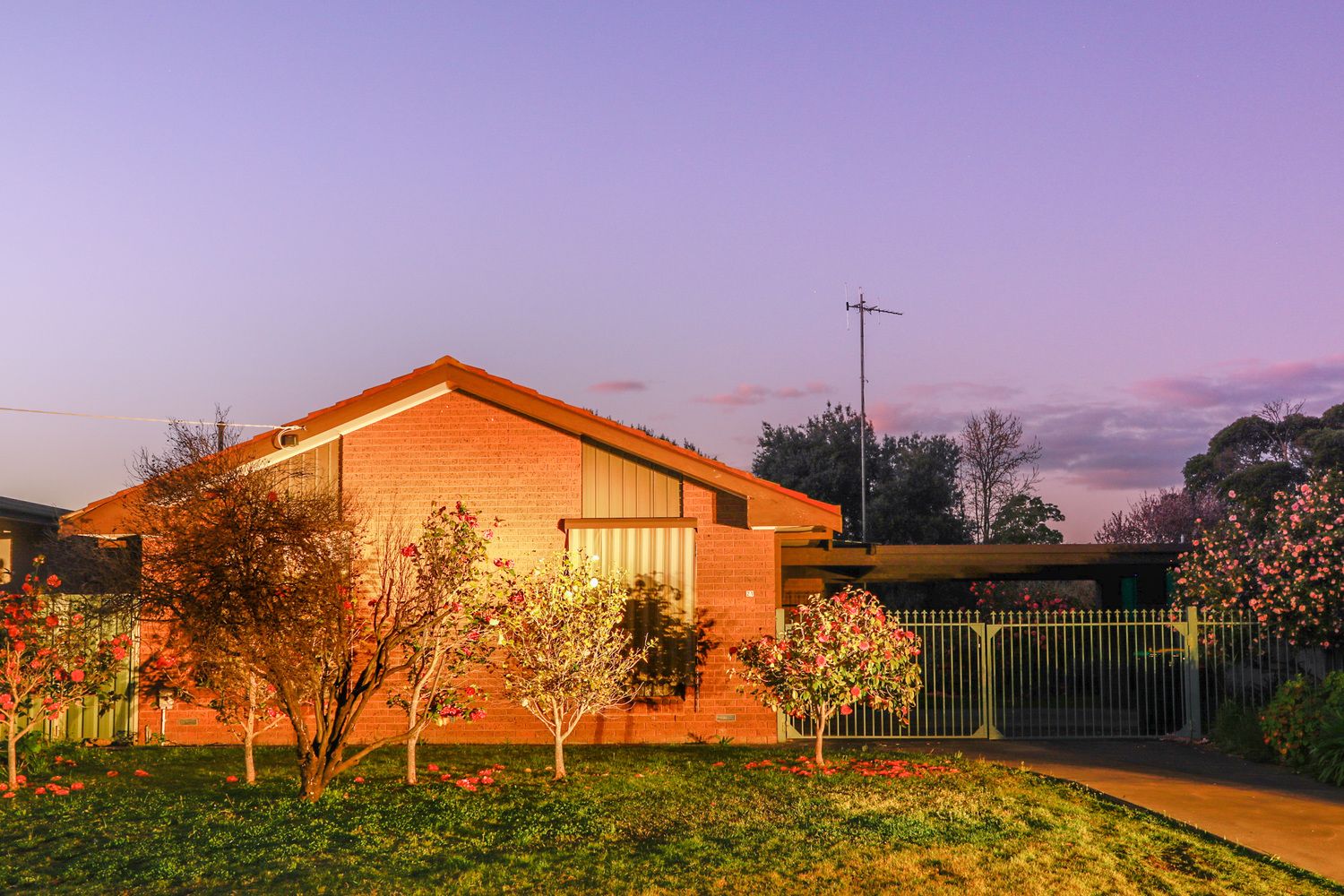 3 bedrooms House in 21 Daldy Crescent SHEPPARTON VIC, 3630