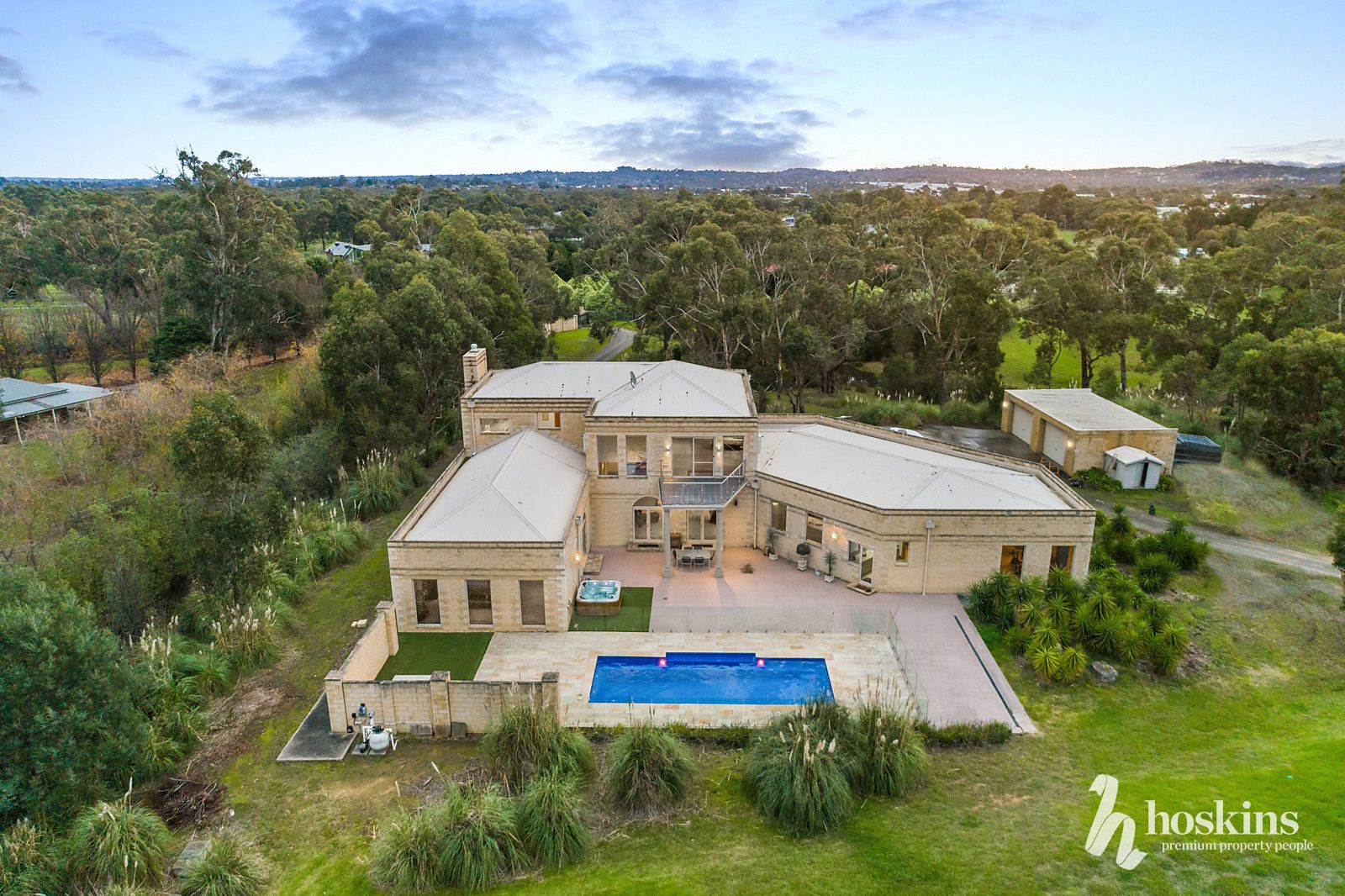 4 bedrooms Acreage / Semi-Rural in 13 Jeanette Maree Court KILSYTH VIC, 3137