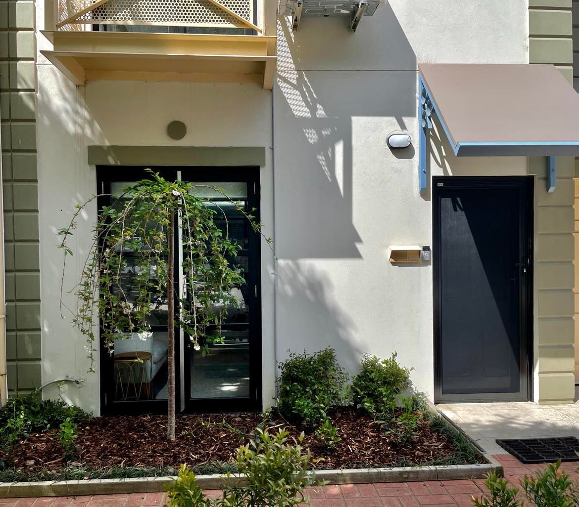 3 bedrooms Apartment / Unit / Flat in 4/242-248 Punt Road PRAHRAN VIC, 3181