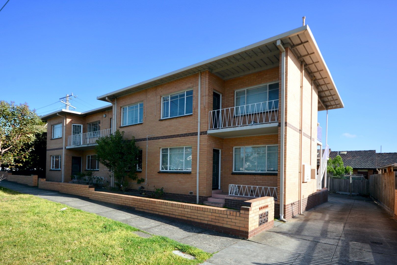 1 bedrooms Apartment / Unit / Flat in 1/220 Pascoe Vale Road ESSENDON VIC, 3040
