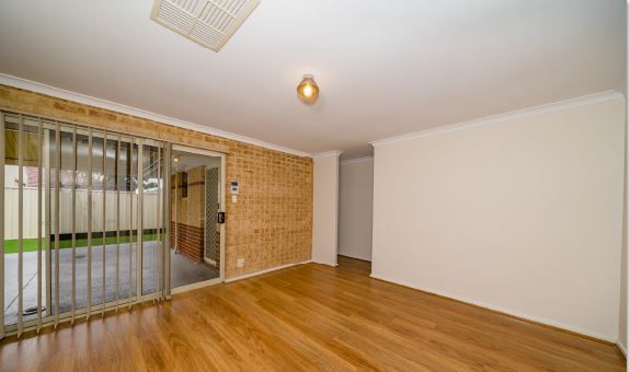 11 Manila Place, Warnbro WA 6169, Image 2