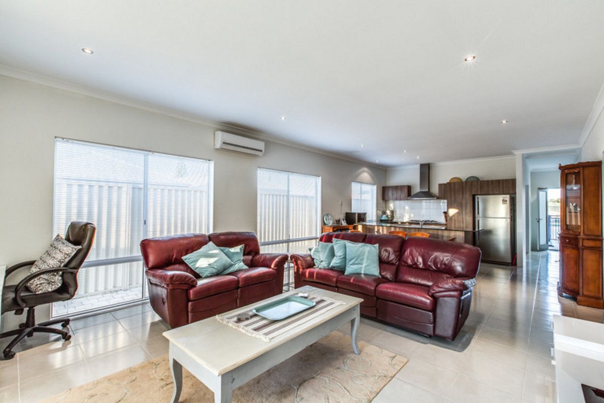4 bedrooms House in 72 Redington Drive BUTLER WA, 6036