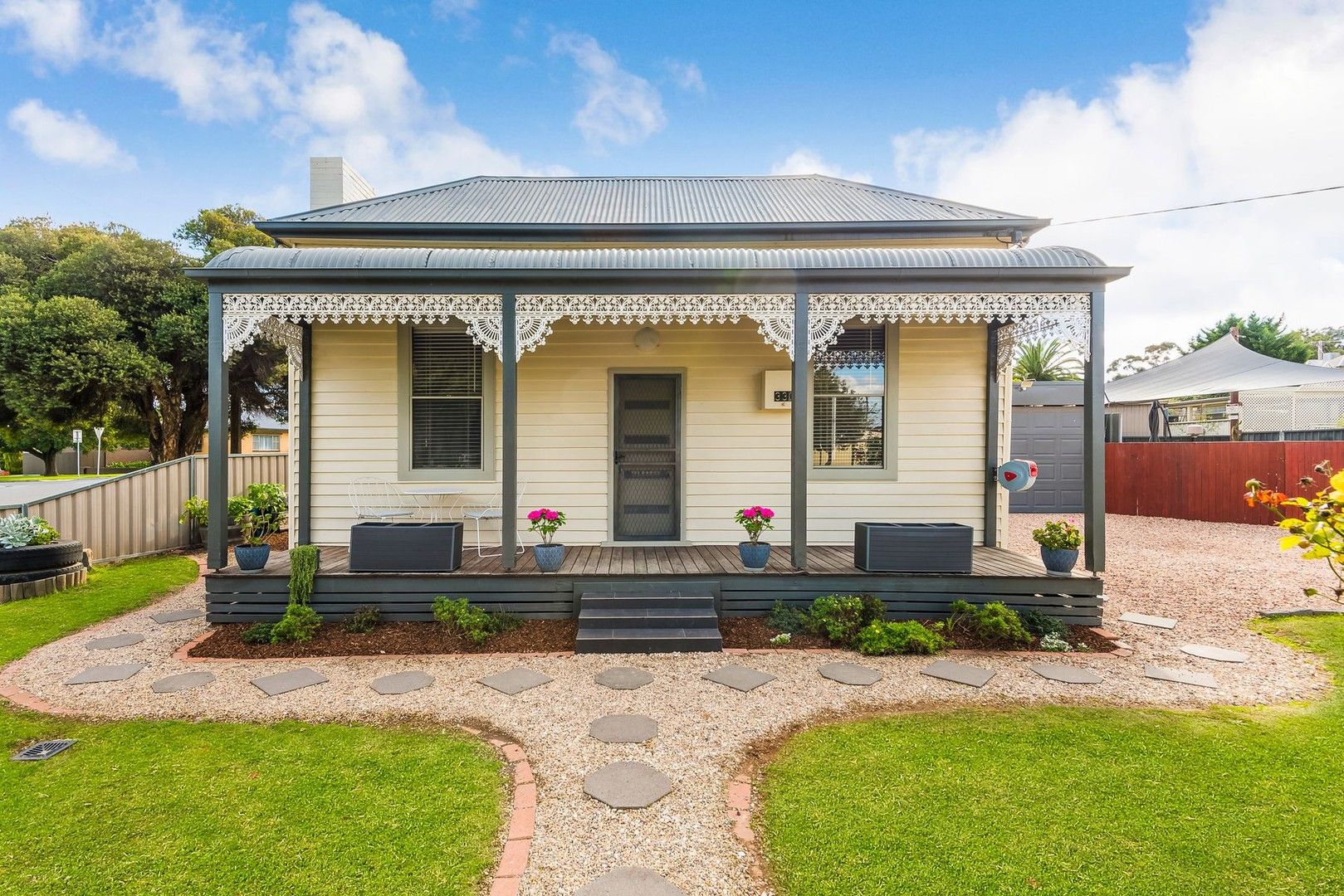 2 bedrooms House in 330 MacKenzie Street GOLDEN SQUARE VIC, 3555