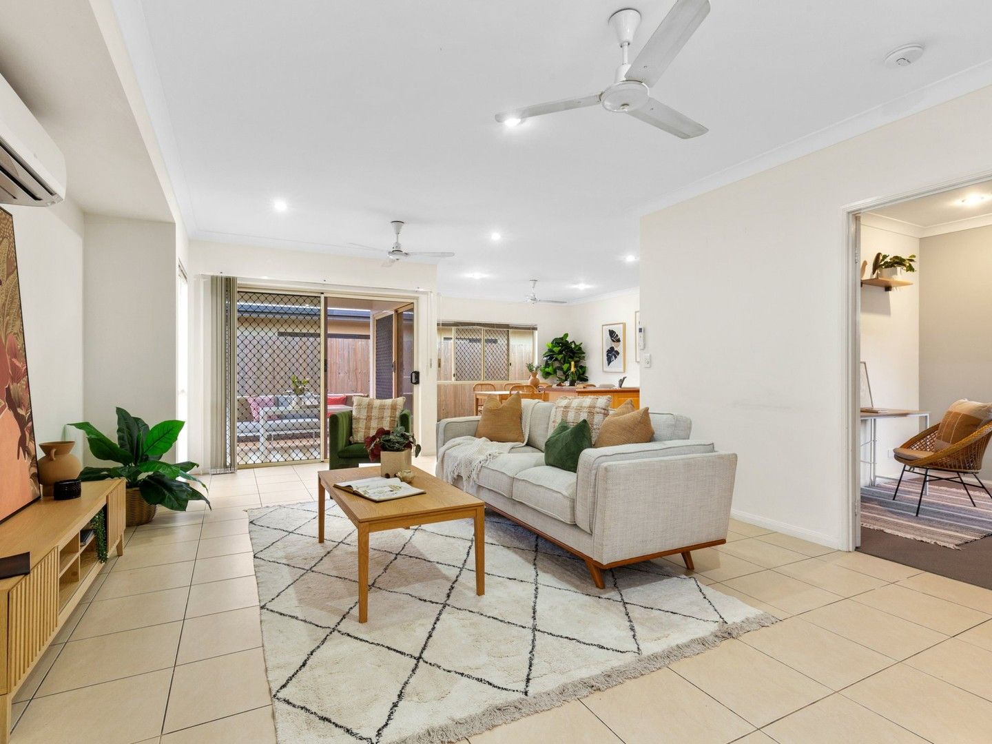 24 Chesterfield Close, Brinsmead QLD 4870