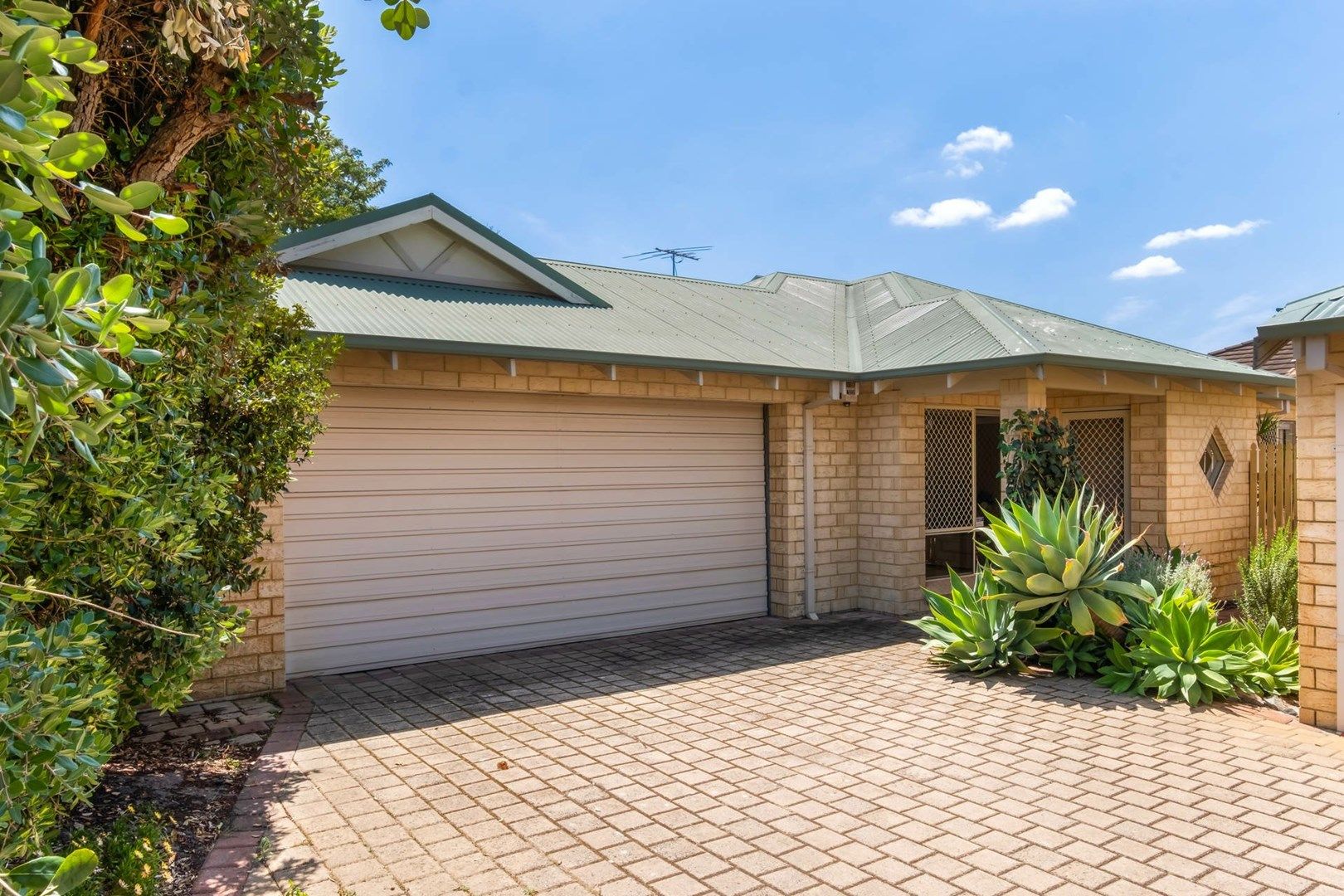 2/60 Griffin Crescent, Manning WA 6152, Image 0