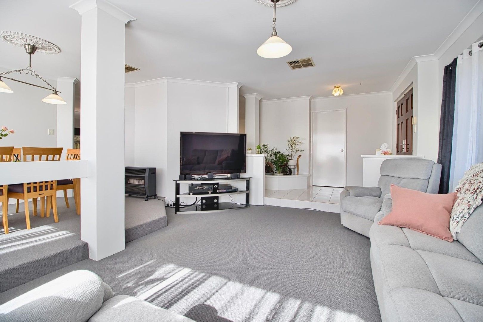 4 bedrooms House in 74 Cuthbertson Drive COOLOONGUP WA, 6168