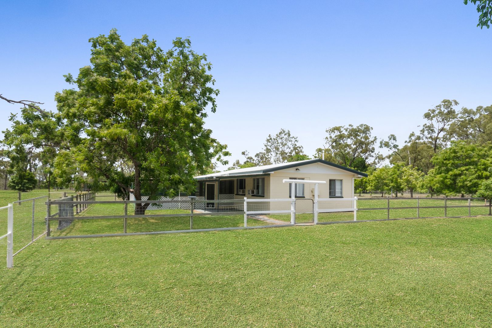 4 Brady Road, Oak Valley QLD 4811, Image 1