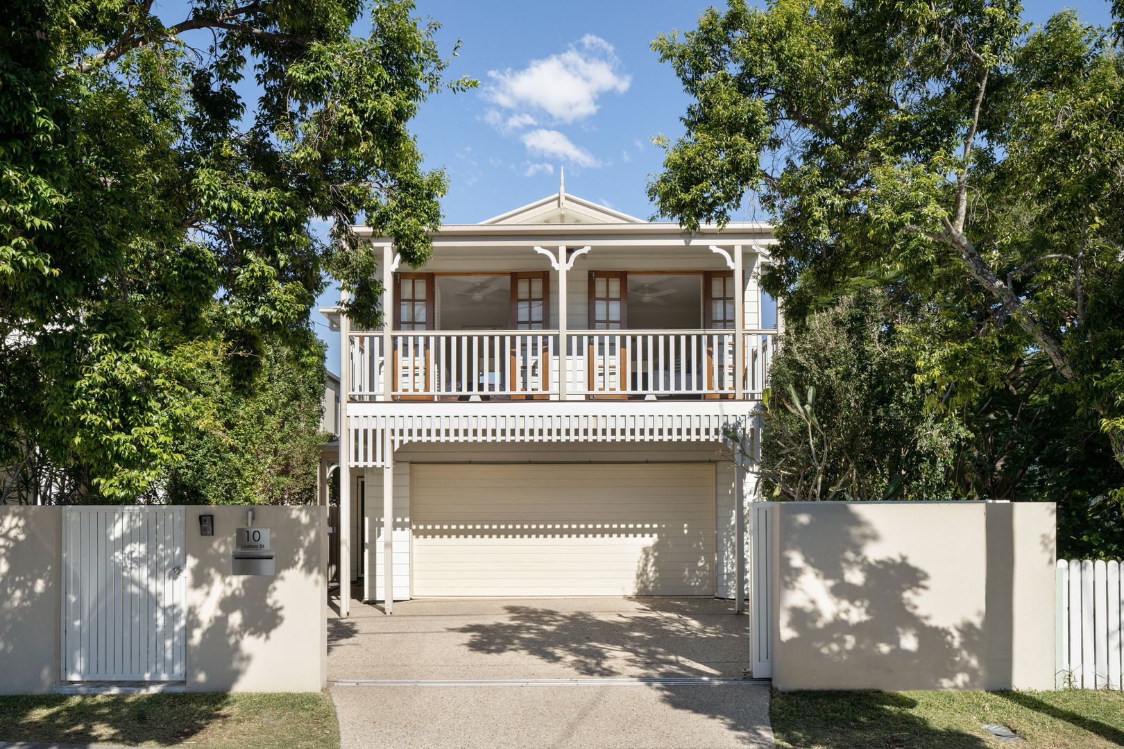 4 bedrooms House in 10 Lindsay Street HAWTHORNE QLD, 4171