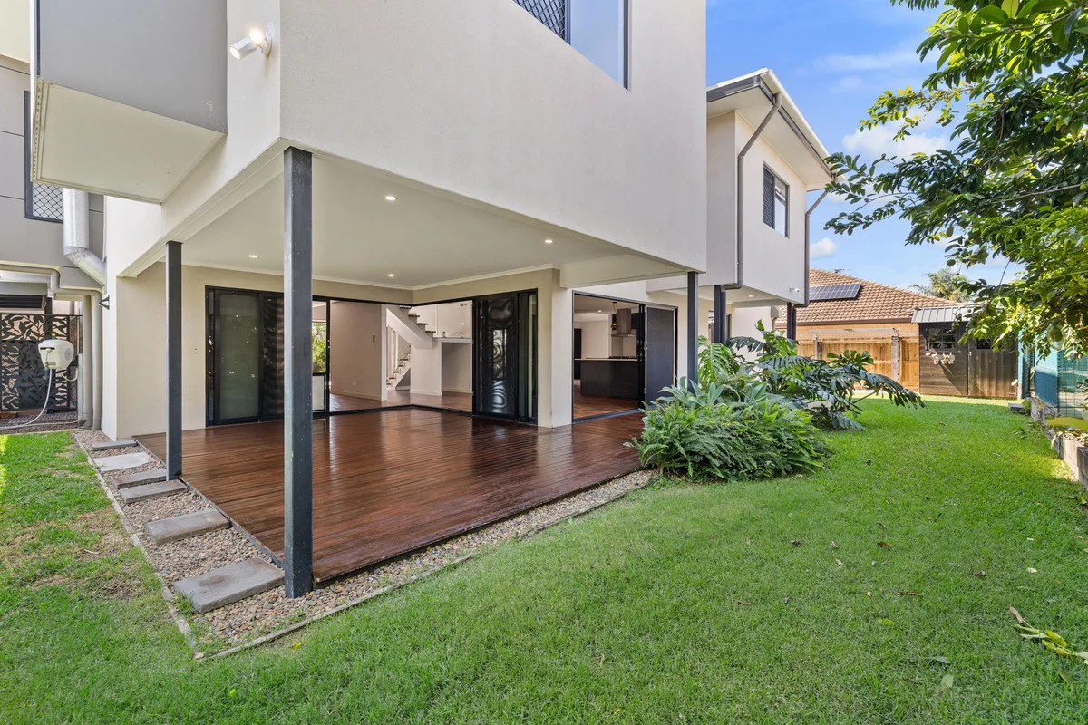 3 Lois Place, Redland Bay QLD 4165