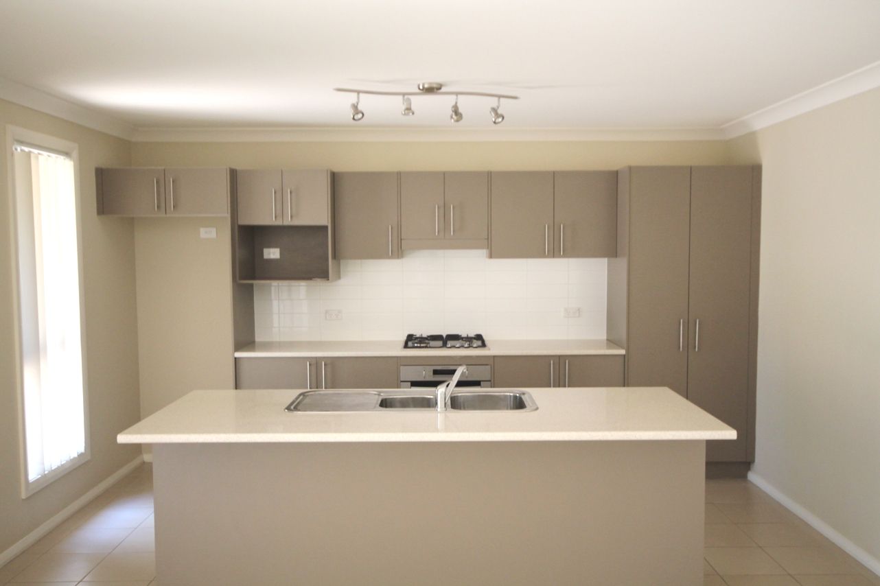 7B Mayoh Place, Young NSW 2594, Image 2