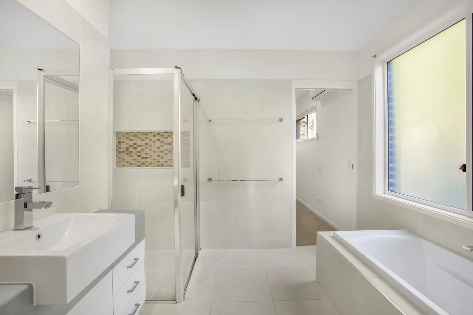 Additional image 11 of 2/1 Harbour Heights Lane, Kuluin QLD 4558