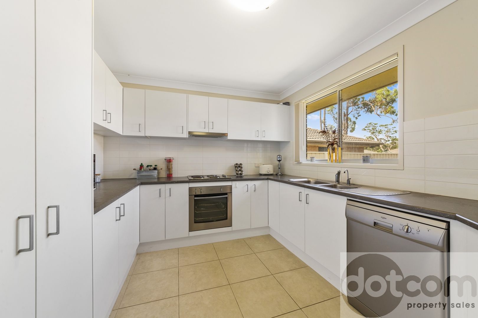 4 Regatta Way, Summerland Point NSW 2259, Image 2