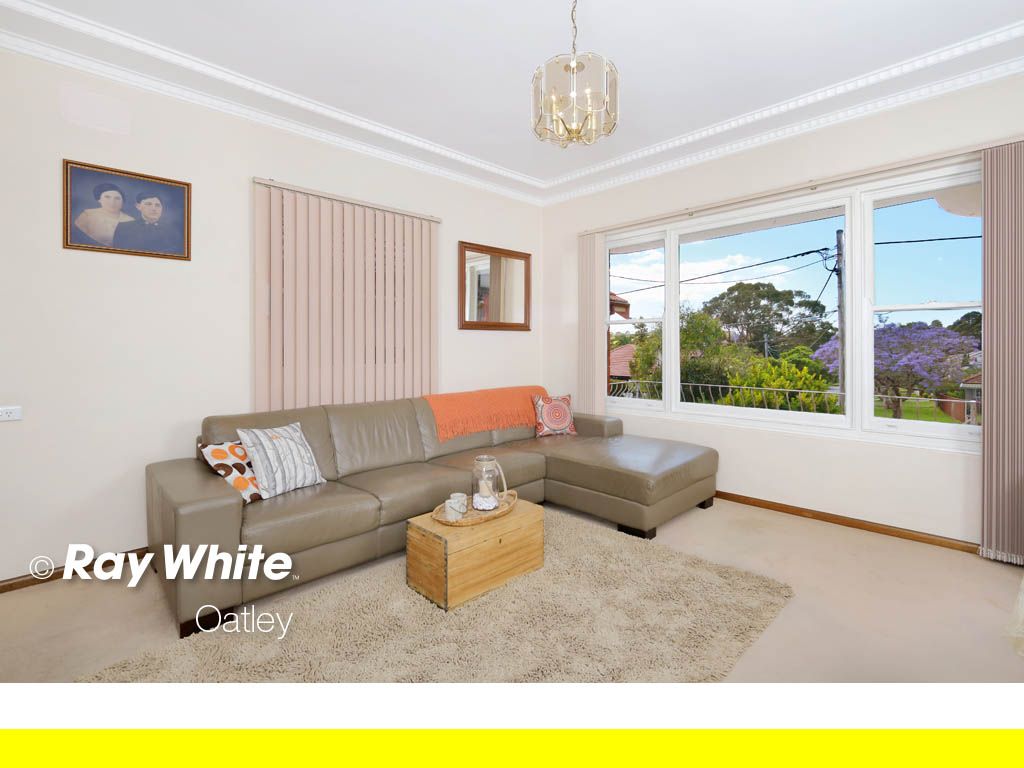 27 Renown Avenue, Oatley NSW 2223, Image 2