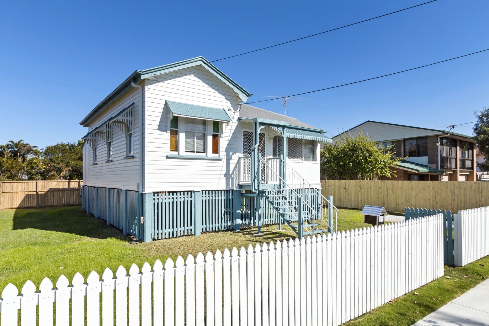 3 bedrooms House in 17 Seaford Street WYNNUM QLD, 4178