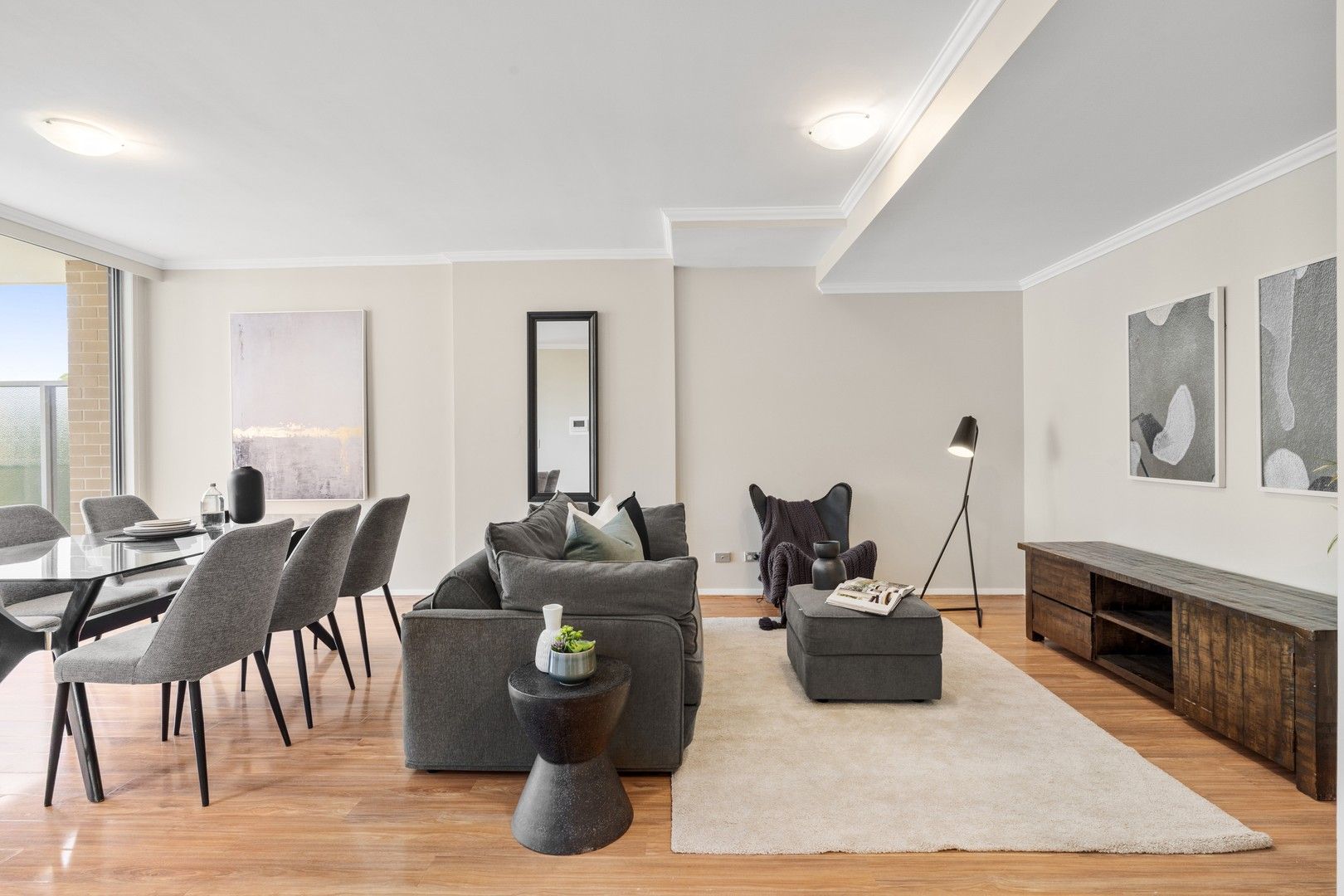 1 bedrooms Apartment / Unit / Flat in 220/16 Lusty Street WOLLI CREEK NSW, 2205