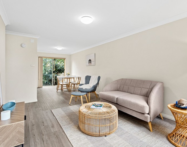 2/2A Benney Avenue, Figtree NSW 2525