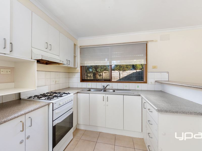 15 Hoban Close, Keilor Downs VIC 3038, Image 2