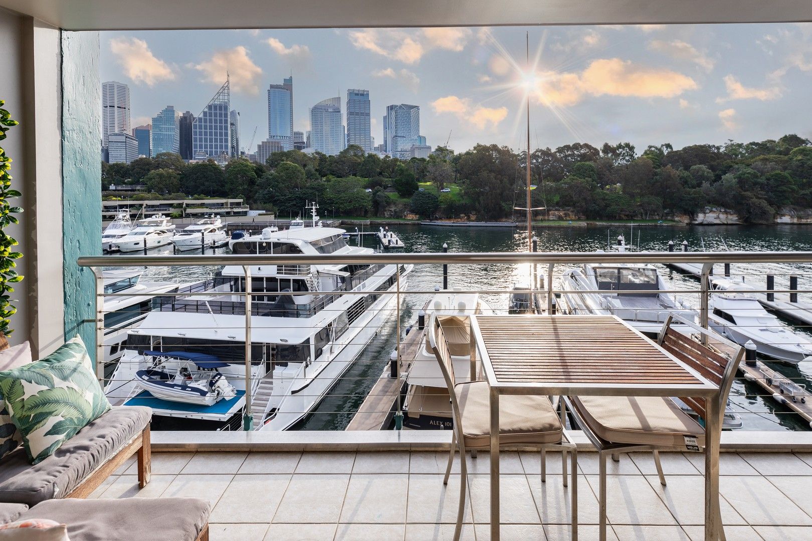3 bedrooms Apartment / Unit / Flat in 415/6 Cowper Wharf Roadway WOOLLOOMOOLOO NSW, 2011