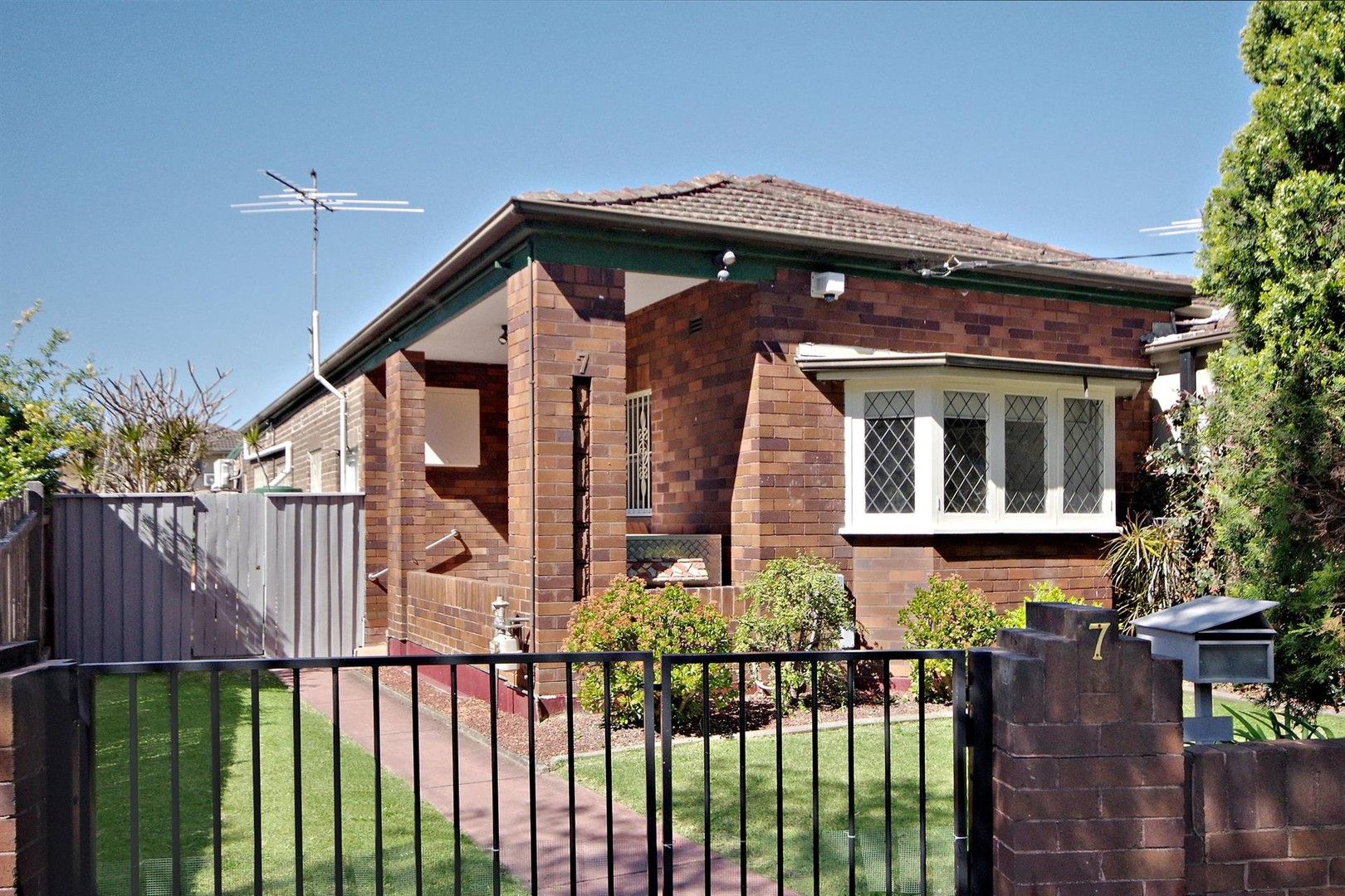 7 South Parade, Canterbury NSW 2193, Image 0