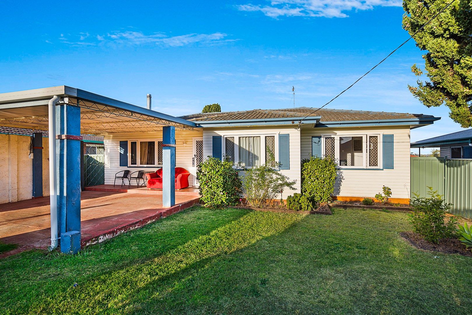 254 Tor Street (North of Bridge Street), Rockville QLD 4350, Image 2